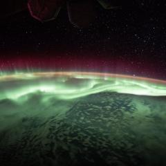 Aurora Slathers Up the Sky
