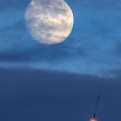 A Falcon 9 Moon