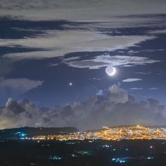 Earthshine Moon over Sicily