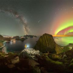 An Artful Sky over Lofoten Islands
