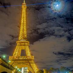 A Lunar Corona over Paris